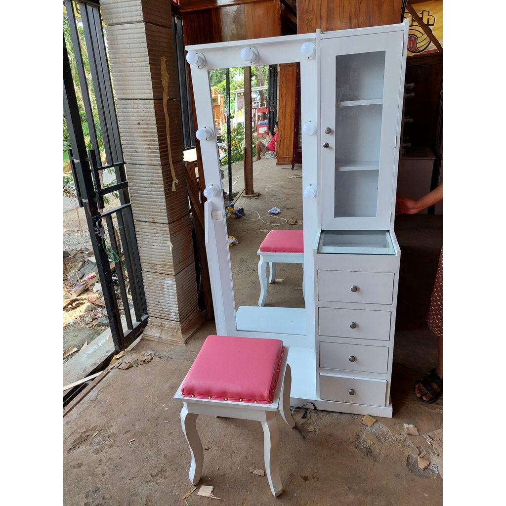 MEJA RIAS - MEJA RIAS KAYU JATI - MEJA RIAS MINIMALIS - MEJA RIAS LAMPU - TOLET MEJA RIAS - TOLET ME