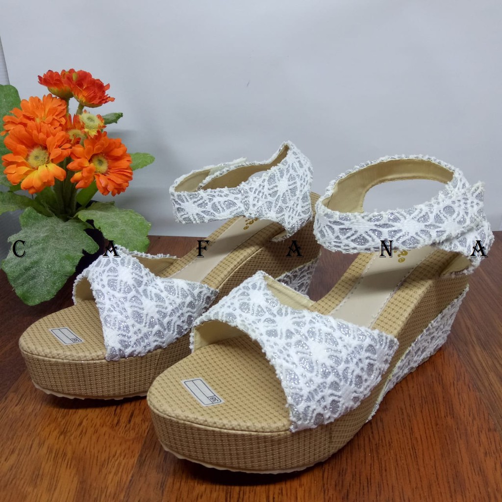 Cafana Sandal Wedges Wanita Brukat SDW64 Wedges