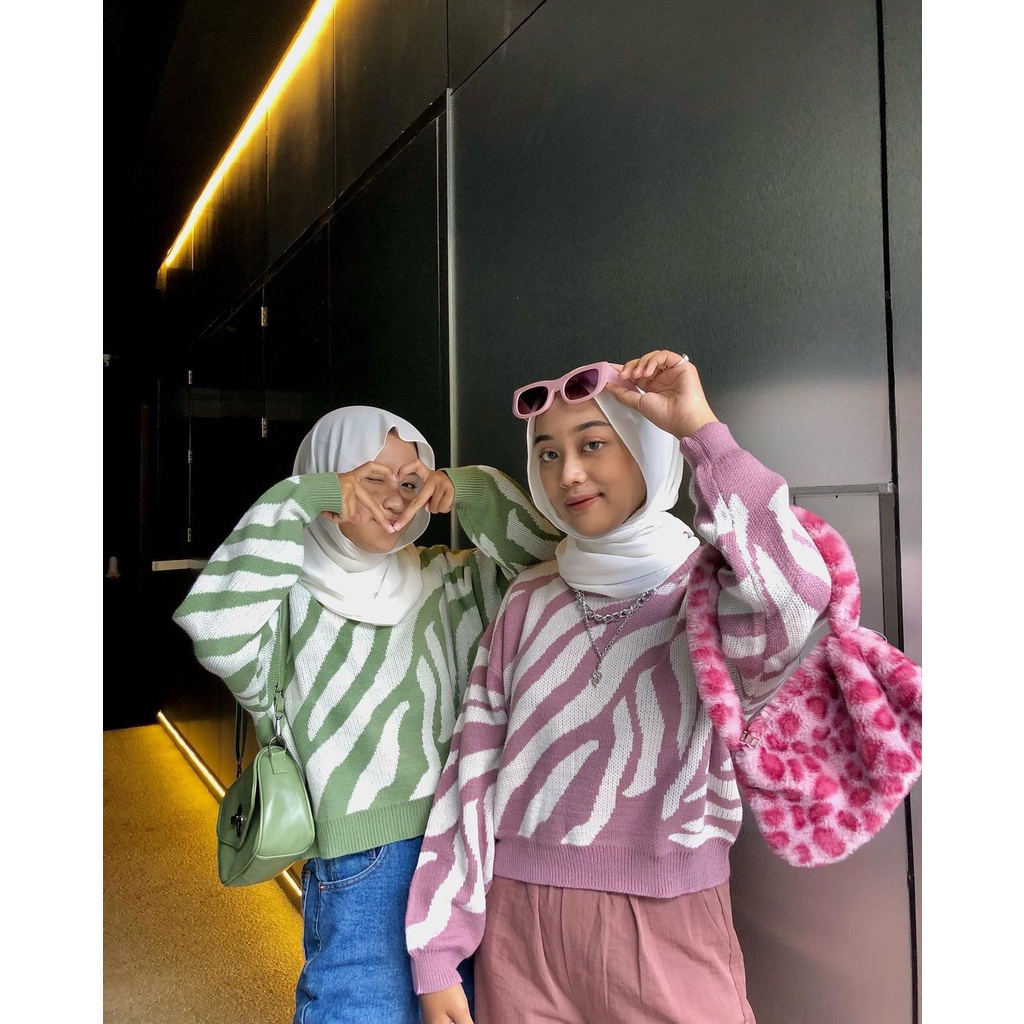 SWEATER RAJUT CROP MOTIF ZEBRA TWISTER MODEL PENDEK KNIT TEBAL PREMIUM/Arabelle Sweater Rajut Wanita Zebra Crop | Sweater Blouse Motif Zebra | ATASAN RAJUT OVERSIZE WANITA | Crew neck Zebra