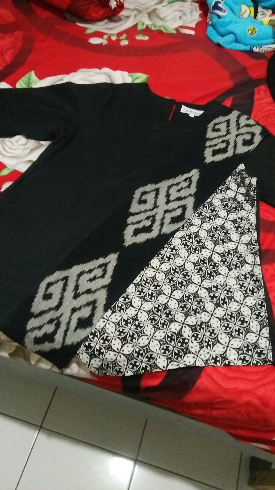 Atasan Batik Susie Black