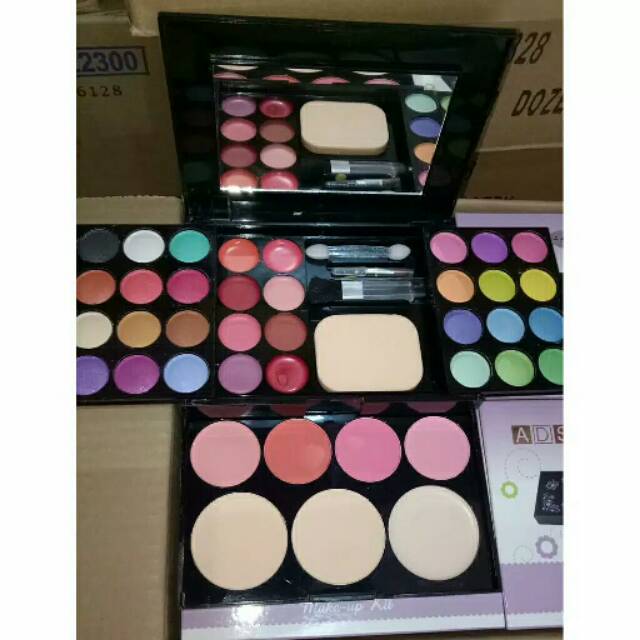 Make up set komplit