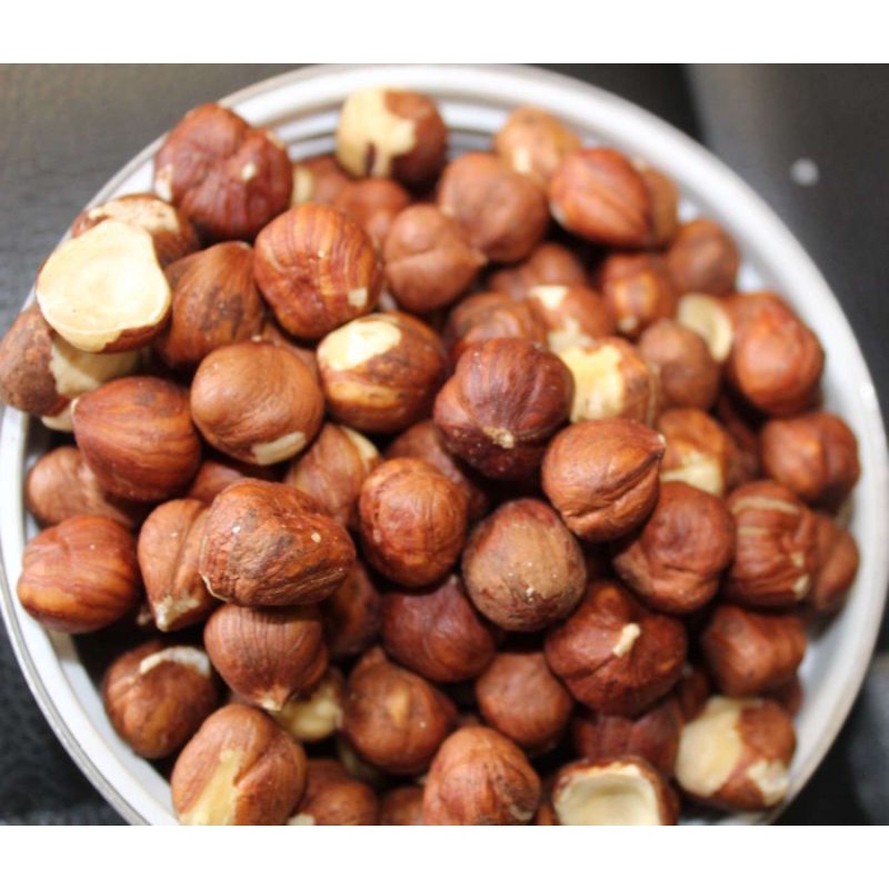 KACANG HAZELNUT MENTAH 1 KG