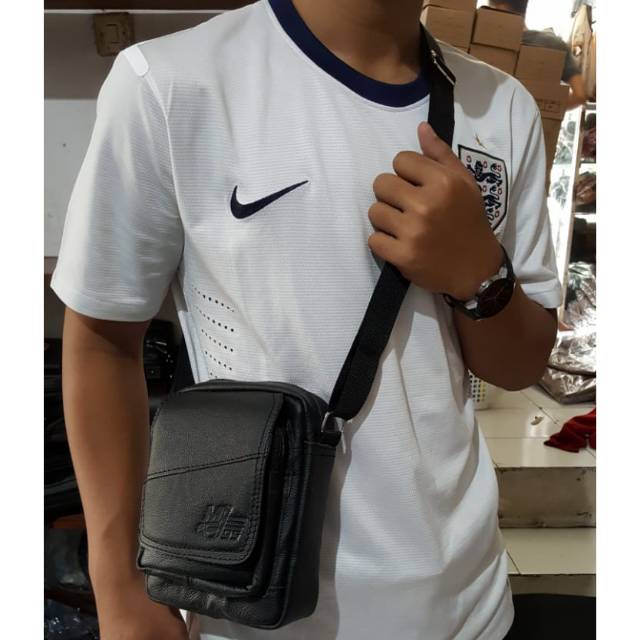 Tas Selempang Pria Kulit Asli Untuk Menyimpan Dompet HP dan Bisa Masuk Tablet 7 Inch Punya 3 Kantong