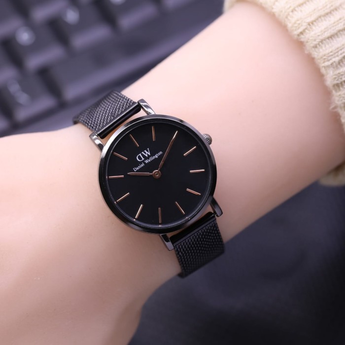 JAM TANGAN WANITA DW RANTAI PASIR STAINLESS BOX POLOS. ROSEGOLD