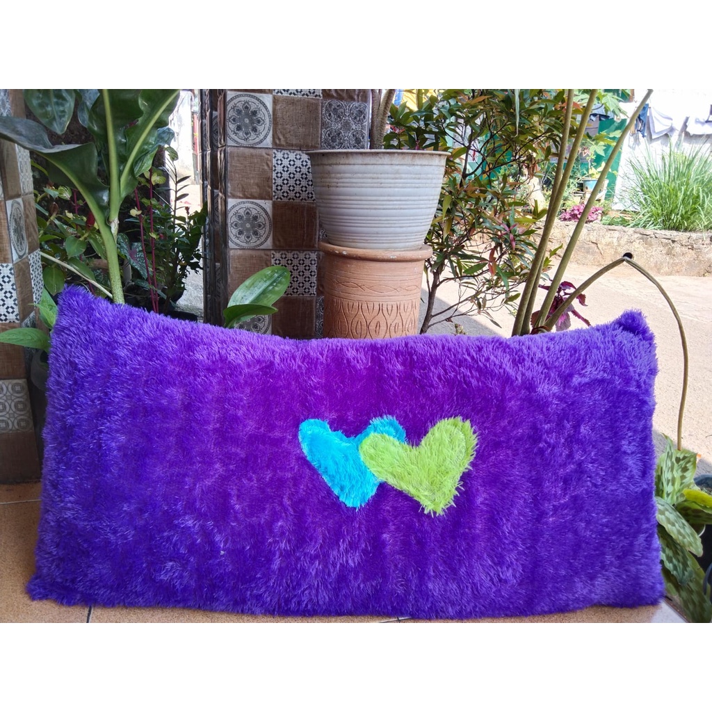 Sarung Bantal Cinta bulu jumbo panjang resleting motip uk 50x90