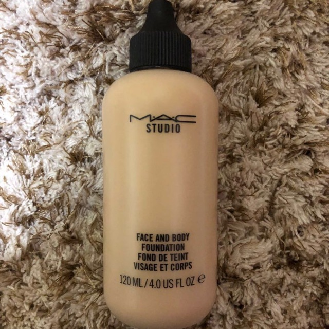 MAC FACE AND BODY FOUNDATION
