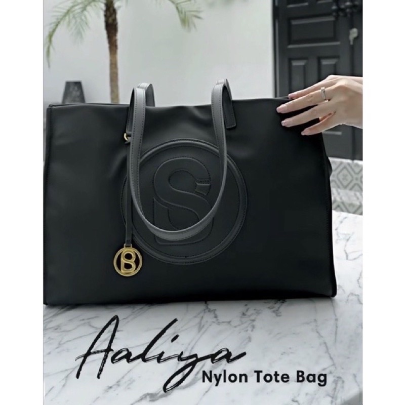 aaliya nylon tote bag - in BLACK
