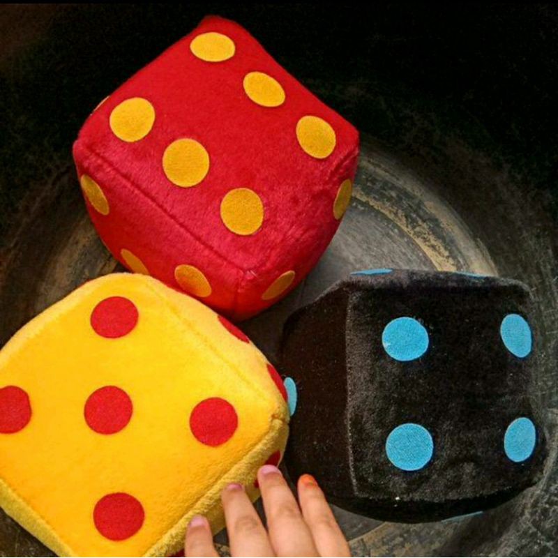 Bantal Boneka Dadu Besar