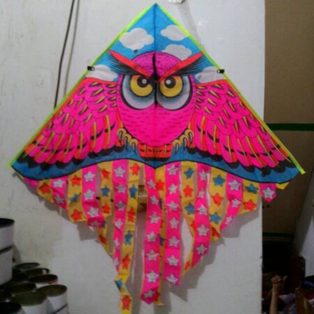 Layangan Hias Burung Hantu