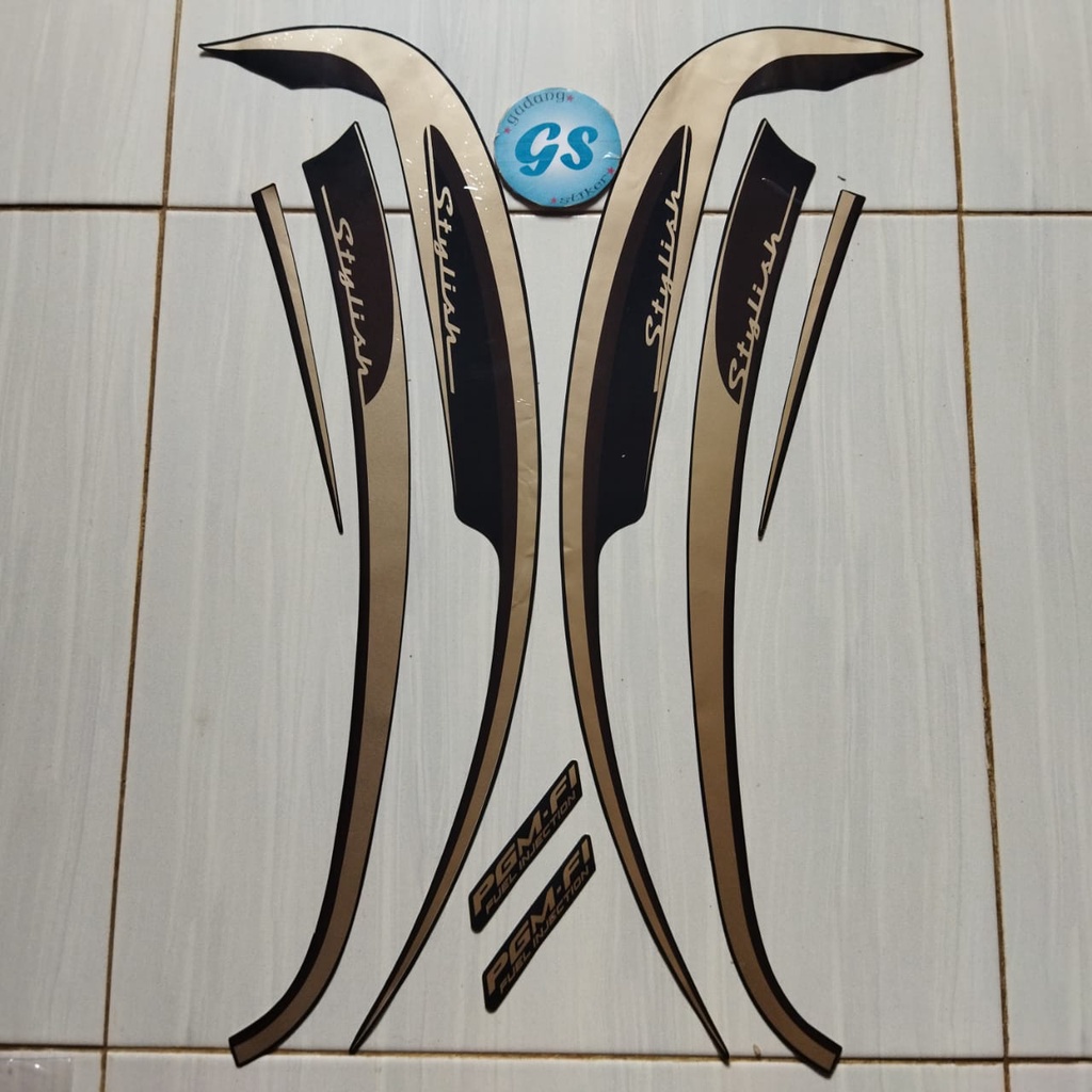 sticker striping motor honda scoopy stylish 2014 hitam-gold