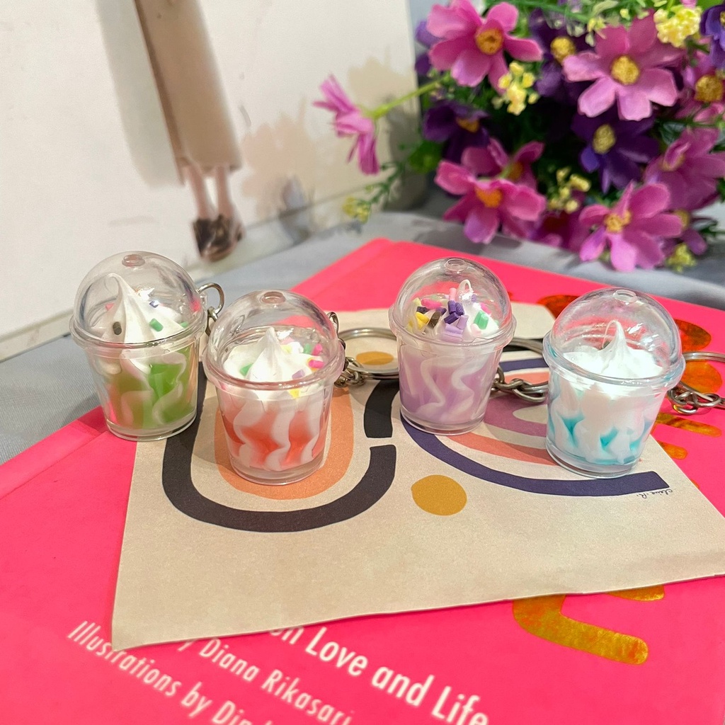 GANTUNGAN KUNCI ICE CREAM CUP RESIN GANCI ES KRIM KEYCHAIN ESKRIM UNIK LUCU BERKUALITAS READY
