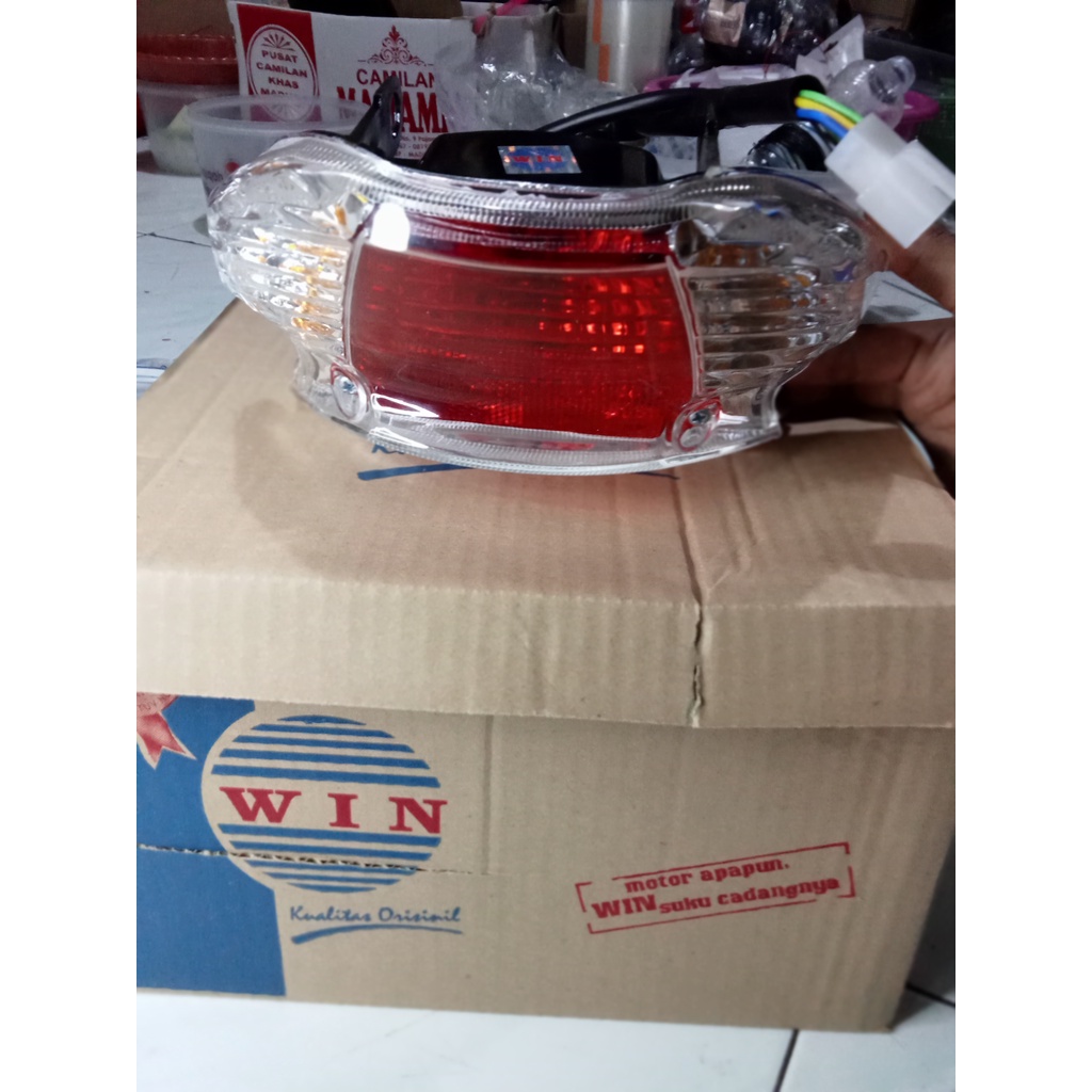 stoplamp Assy 1 set plus bohlam varian Mio sporty 08, Mio J bening, Mio J smoke, Mio M3 merk WIN