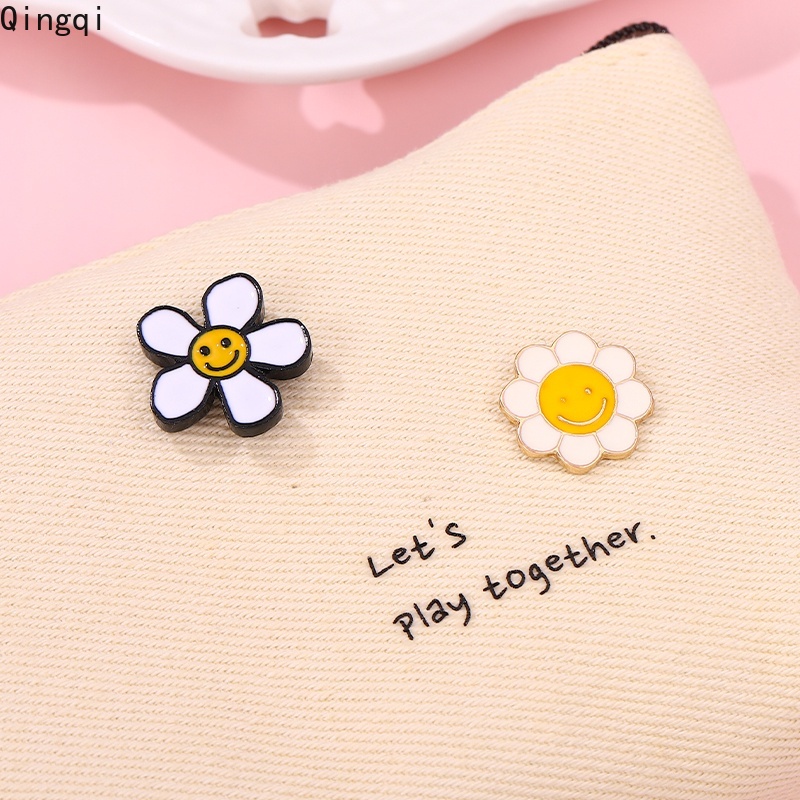 Bros Pin Enamel Bentuk Bunga Daisy Mini Warna Pelangi Untuk Anak