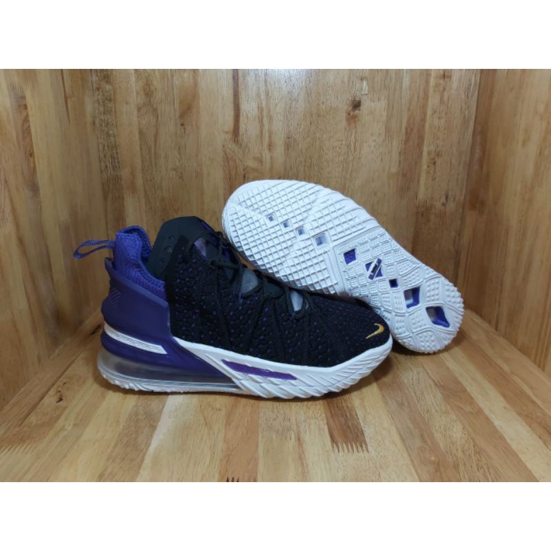 sepatu basket Nike Lebron 18 lakers