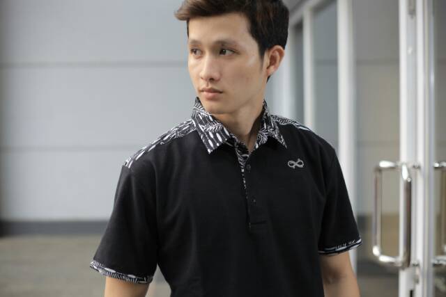 Loyal Kaos Polo Batik Hitam Modern Pria M L XL XXL