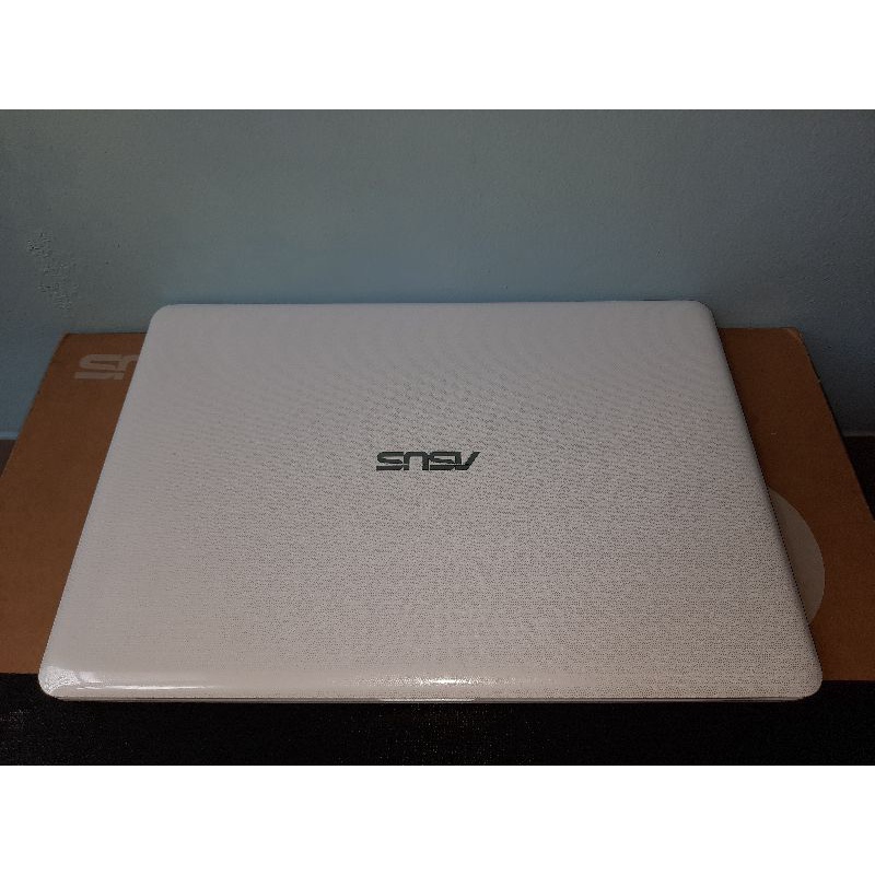 laptop netbook ASUS bekas