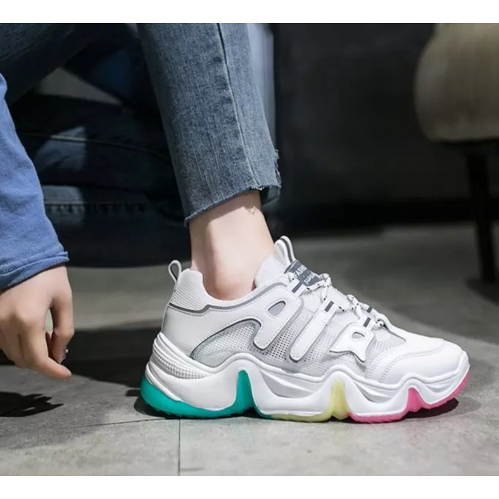 Sneakers Wanita Hologram Dimensi AS120