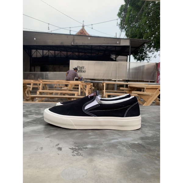 BRULEE PROJECT SLIP ON CANVAS - BLACK WHITE