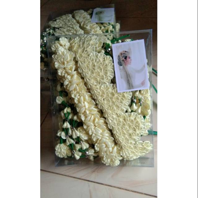 1 set mlati syahrini