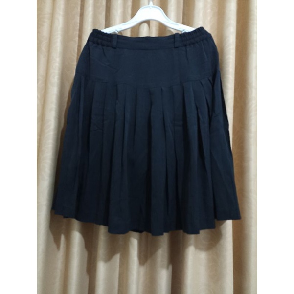 Rok Midi Hitam Plisket Preloved