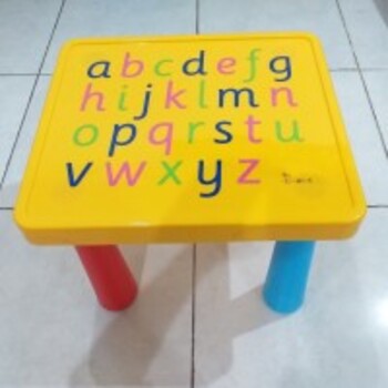 1 set meja makan Kursi Anak/Meja Belajar Anak + Kursi Set 40X35cm OK***