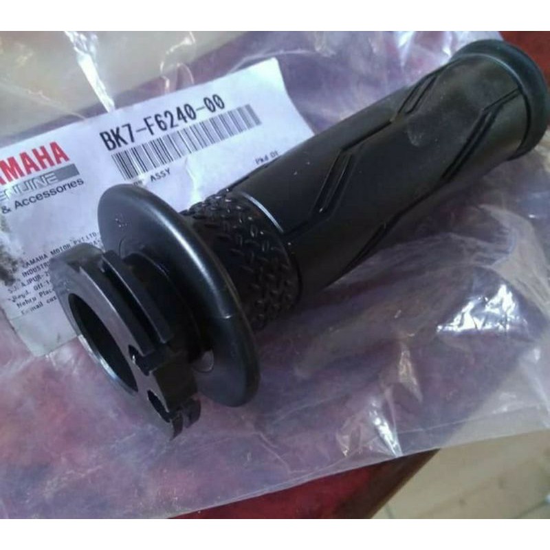 HANDGRIP HANDFAT KANAN R15 VVA ASLI ORI YAMAHA BK7 F6240 01