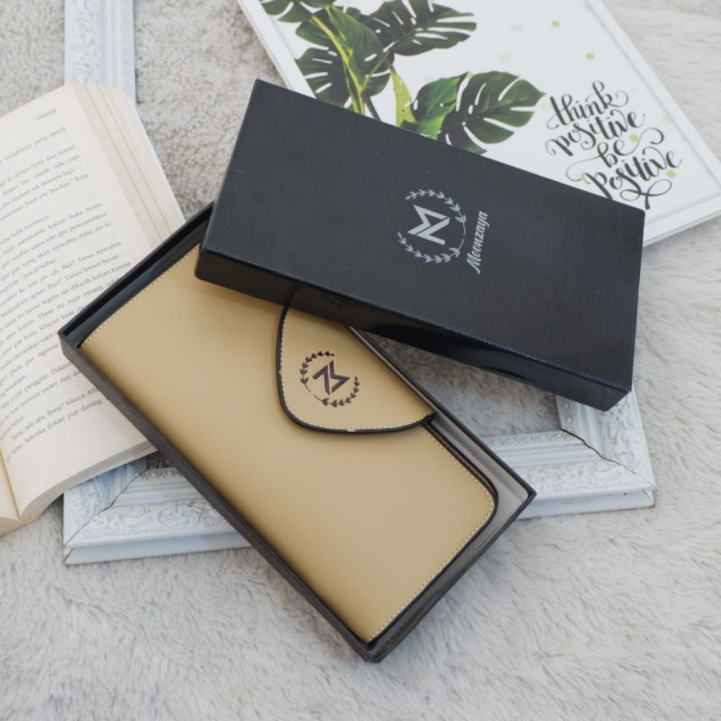 dompet moonzaya