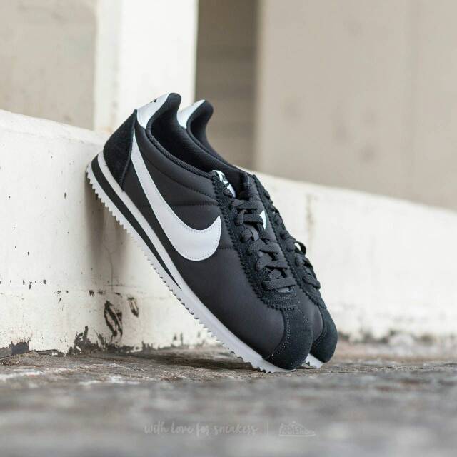 nike cortez classic black and white