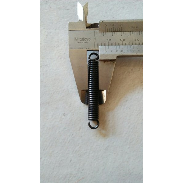 

spring tarik baja 1.5 mm x od 8 mm x panjang total 58.5 mm