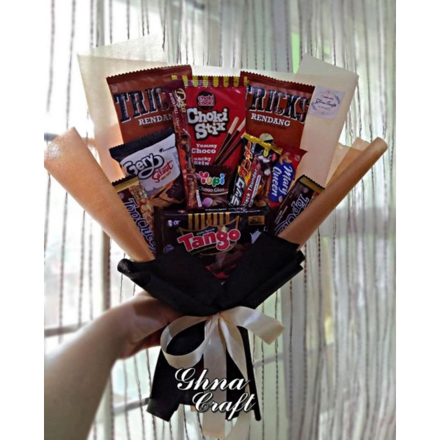 

Bouqet snack wisuda hadiah anniversary valentine