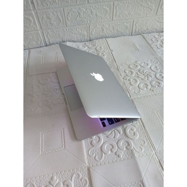 OBRAL MACBOOK AIR 11 TH 2015 CORE i5 RAM 4GB SSD 128GB OS MONTEREY GARANSI