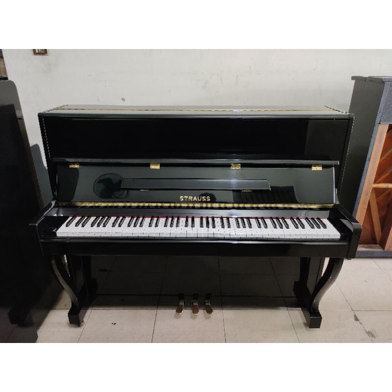 Piano STRAUSS