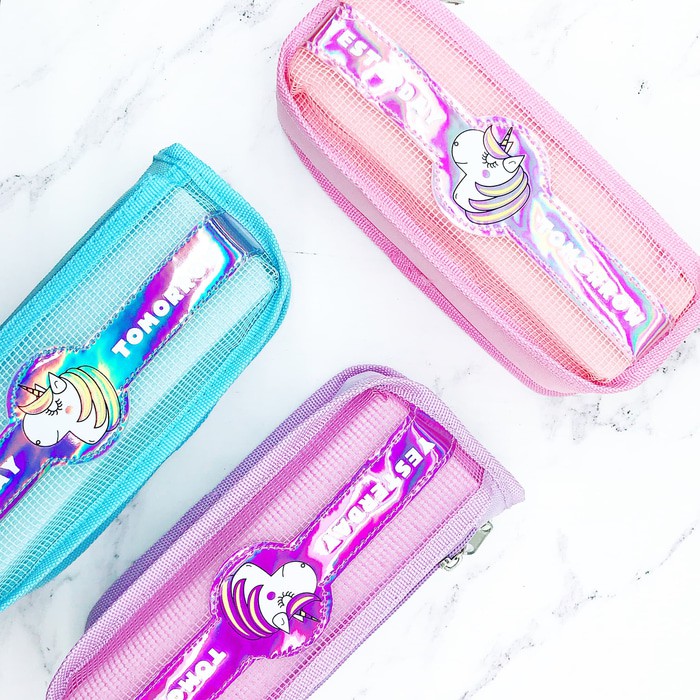 

Tempat pensil unicorn monocrome