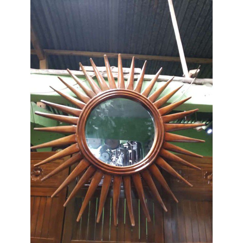 KACA DINDING BENTUK MATAHARI BAHAN KAYU JATI