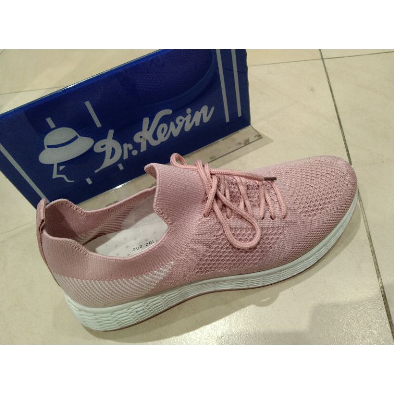 SEPATU SNEAKERS DR KEVIN PEREMPUAN ORI