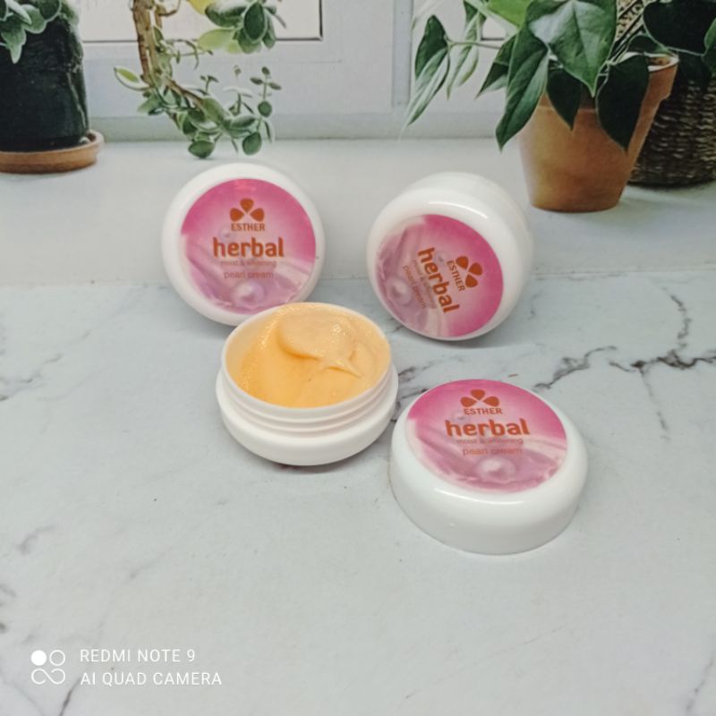 Cream Esther Herbal For Moisten and Whitening Cream