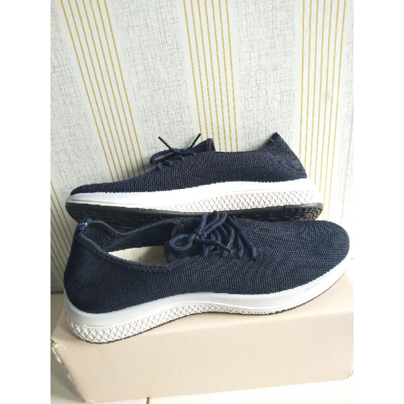 Declan sneakers cowok