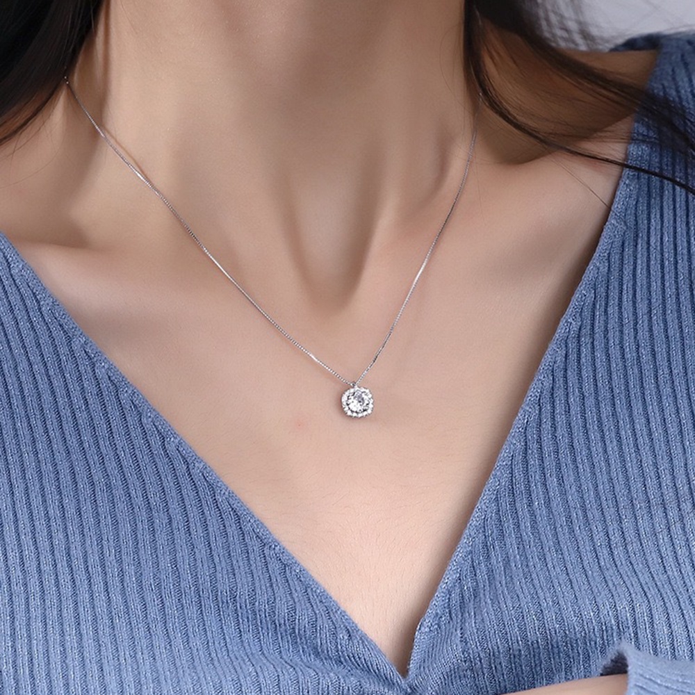 Square Diamond Flash Diamond Necklace Female Clavicular Chain Senior Sense Fashion Accessories Jewelry