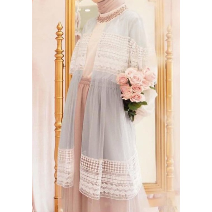 Outer dress dengan lace etnik