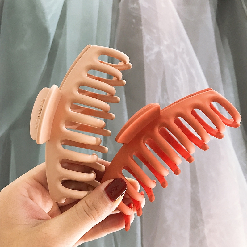 Women Korean Solid Elegant Big Hair Claws Clips /Fashion Frosted Acrylic Shower Crab Clamps Shark Clip/Chic Girls Hair Accessories