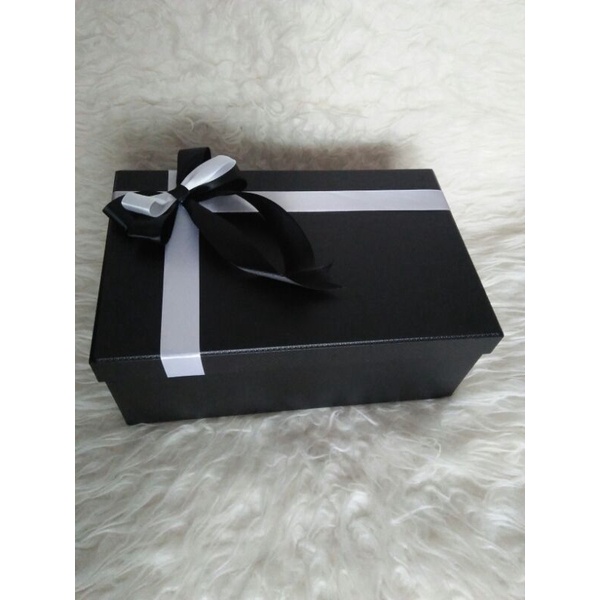 

Gift Box 28x18x11 (pxlxt), Box Kado Mewah