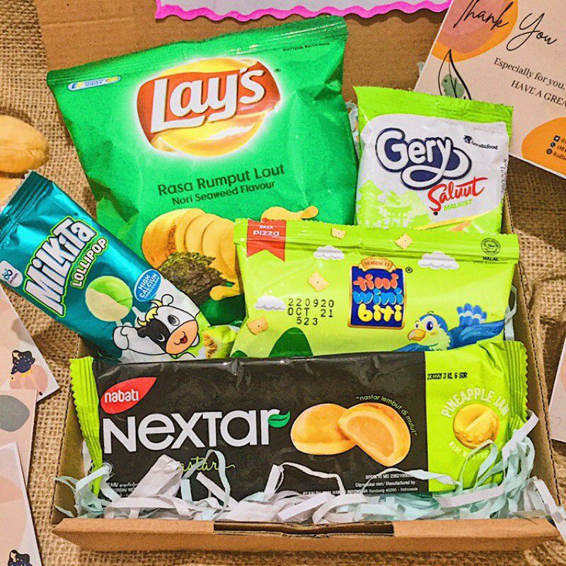 

SNACK BOX | SNACK BOX DOI | HADIAH BUAT DOI | KADO SEDERHANA