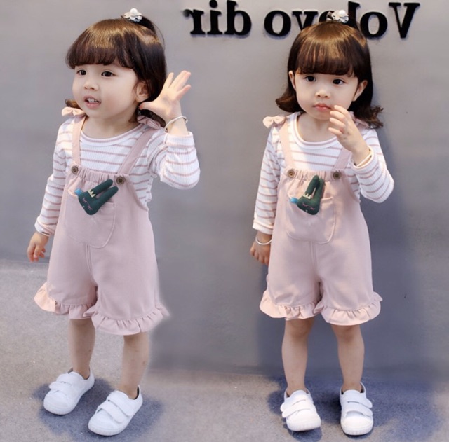 Baju Set T -Shirt dengan tali strap dan celana pendek