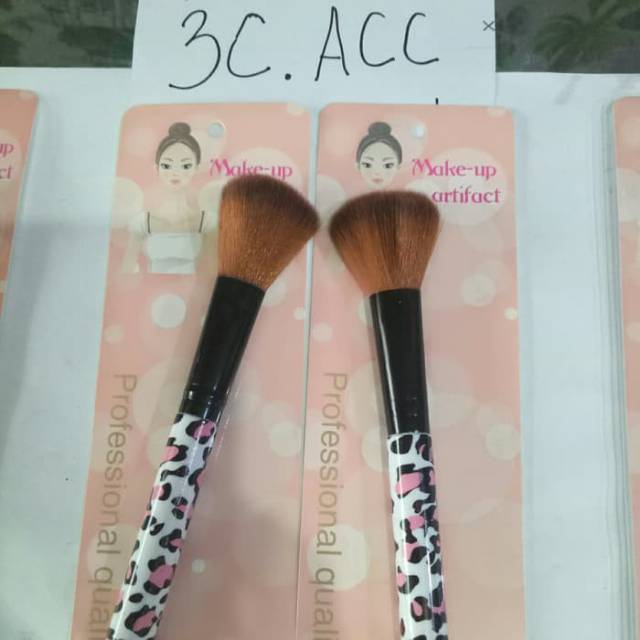 Brush makeup brush blush on brush power MAC KUAS blash on MAC