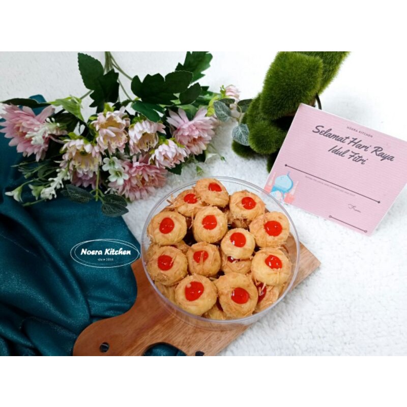 

KUE KERING LEBARAN/NATAL (StrawberryThumbprint) 250 gr