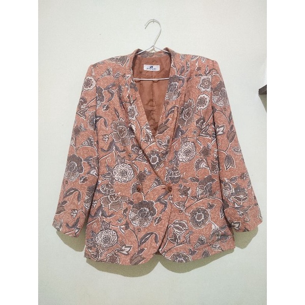 preloved blazer motif bunga cantik brand JANEMORE