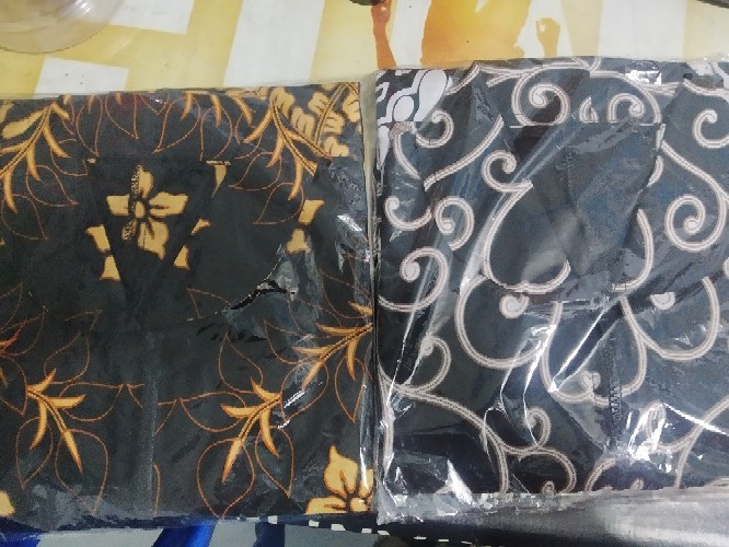 Blazer Batik Motif Monochrome Garis