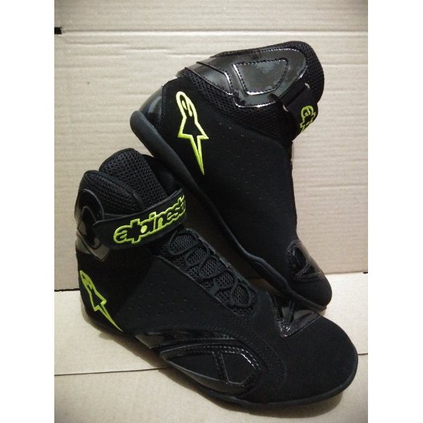 DSA                  sepatu drag/touring alpinestar hitam list hijau .