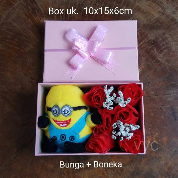 Buket boneka minion + bunga / buket box / handbouqet valentine