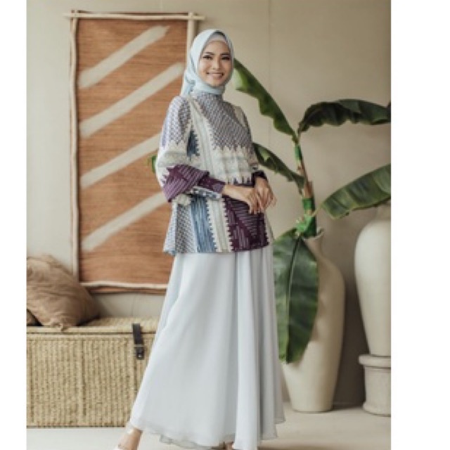 Nawa Blouse Wearing Klamby